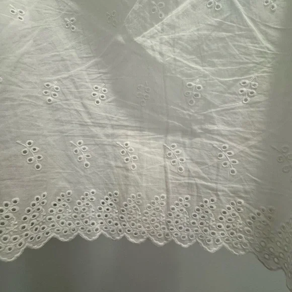 New fun lace top - Picture 3 of 10